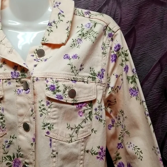 Candie's Floral Jean Jacket - Picture 5 of 5